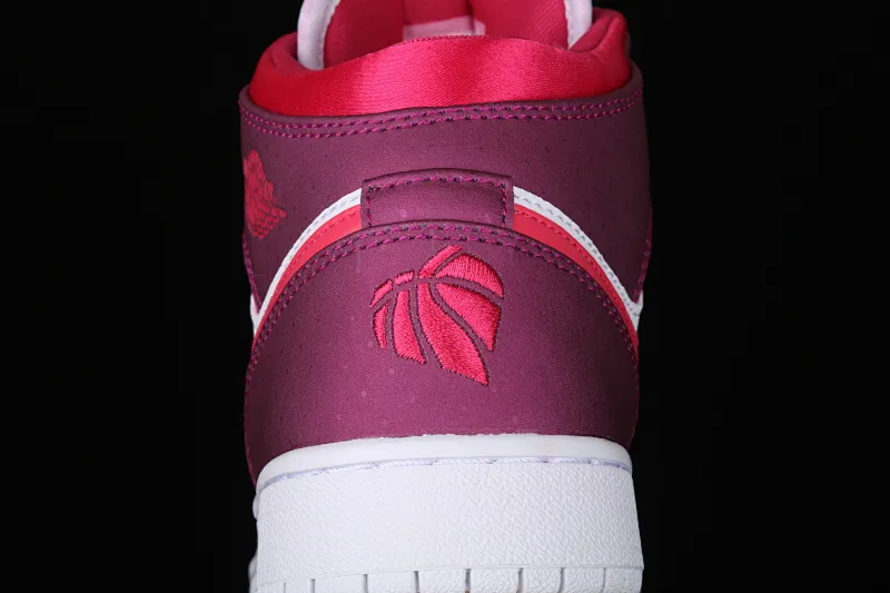 All Categories Air Jordan Jordan Series Basketball Shoes Air Jordan 1 Mid Air Jordan 1 Mid GS White Purple Buckle Broken China Full First Layer Authentic Standard 555112-661